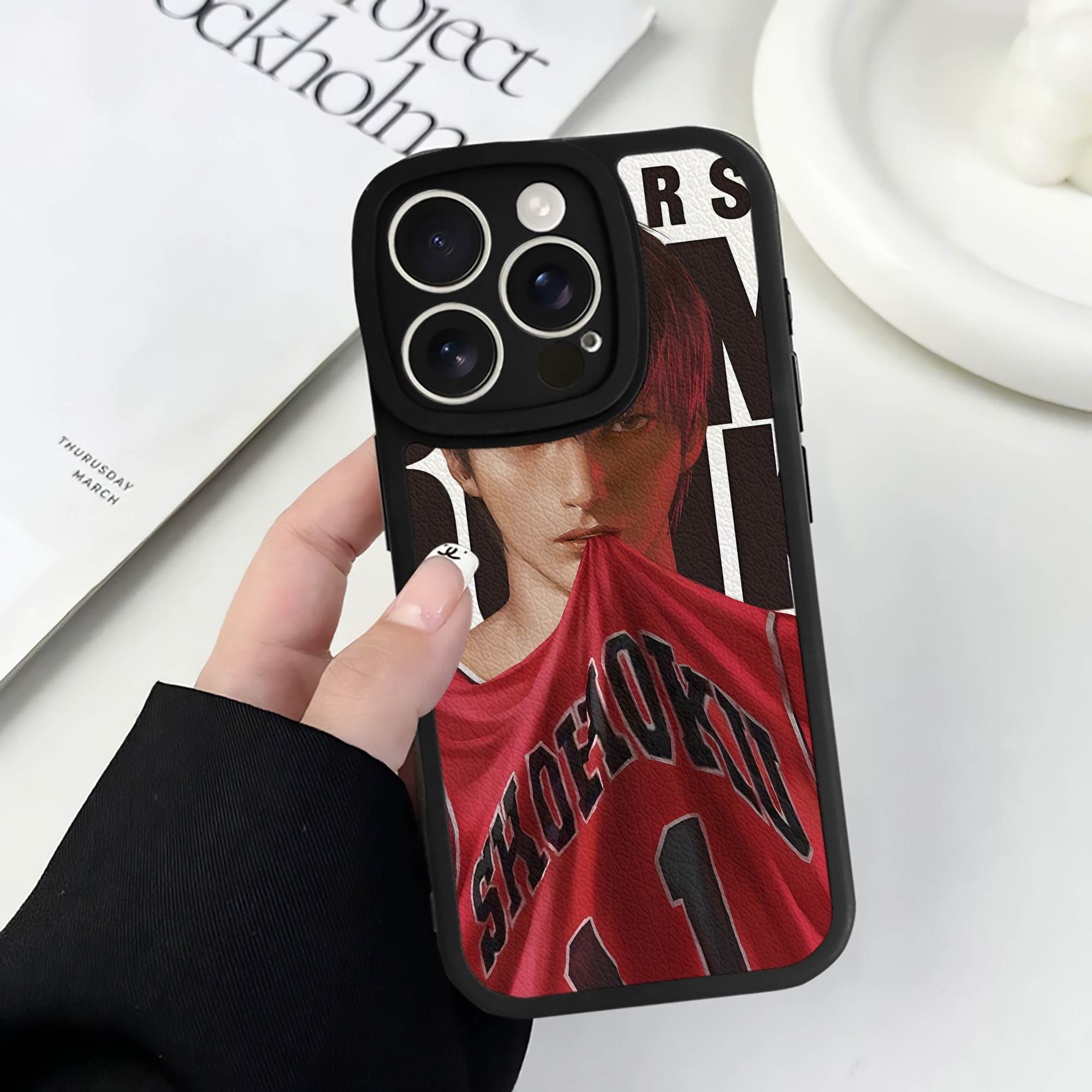 （画像用） SLAM DUNK／スラムダンク 【iPhone 16シリーズ対応】シリコンスマホケース（レザー調） 材質：シリコン